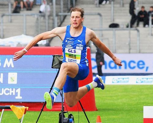 Max Heß springt im olympischen Dreisprung-Finale in die Top Acht