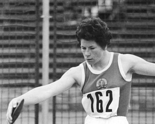 Ingrid Lotz, die Silbermedaillengewinnerin von Tokio wurde 90